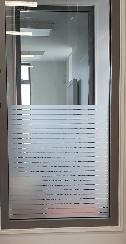 Reception office barrier for privacy