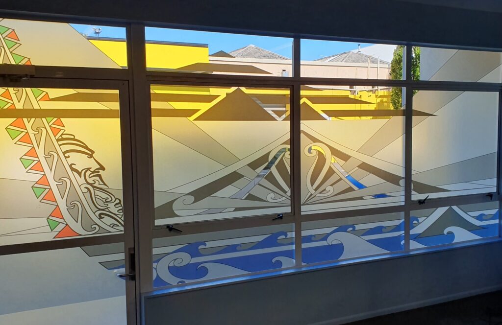 The artistic journey here is truly remarkable—transforming Kinder's symbolic creativity from an A4 sketch into an amazing glass display